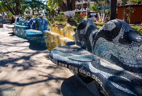 El mísitico Parque de los Azulejos en Puerto Vallarta.